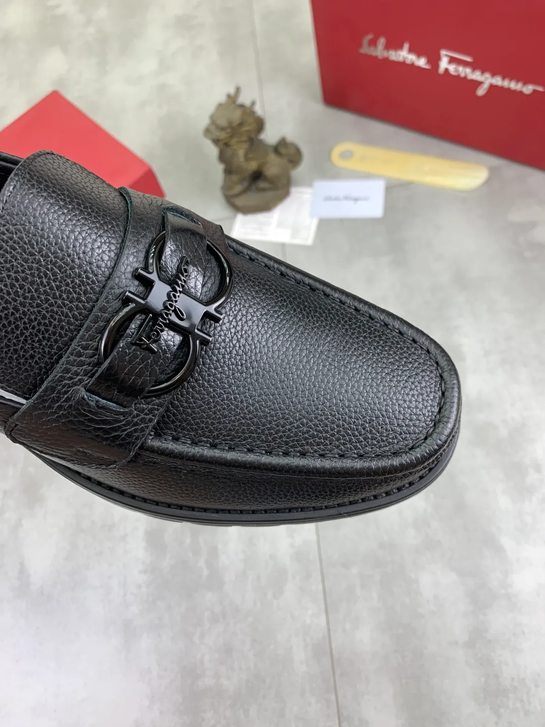 Men's Men's Shoes 💰P480💰[New Style] Water-dyed Niuli 🆘[Salvatore Ferragamo] Ferragamo's latest casual business leather shoes for men! Listed simultaneously! The fabric is made of specially imported original calfskin, and the interior is made of imported water-dyed cowhide. It is absolutely luxurious and leads the fashion trend. Matching code: 38-44 (45 and 46 can be customized) Multiple colors available